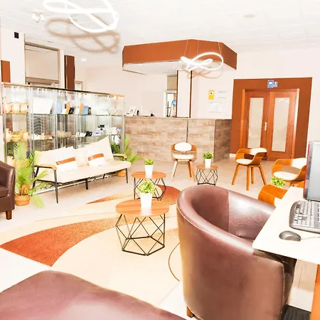 Ancora ホテル フィニステレ