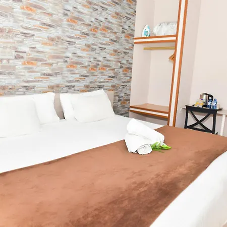 Ancora ホテル フィニステレ