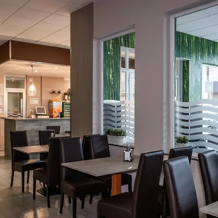Ancora Urban Center فينيستيري