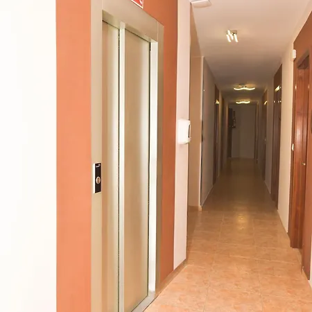 Ancora Urban Center * Finisterre